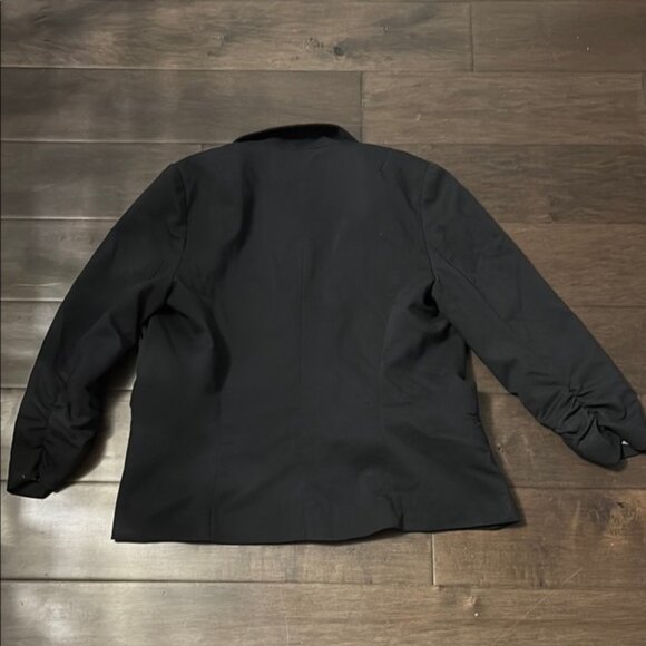 Suzy Shier Black Blazer with Animal Print Lining size small - Picture 6 of 6